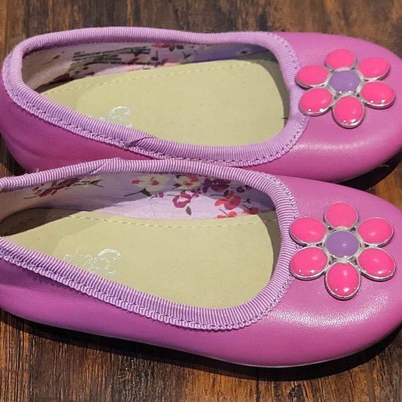 3/$20 🏷 Gap Toddler Flats Size 7 - Picture 3 of 3